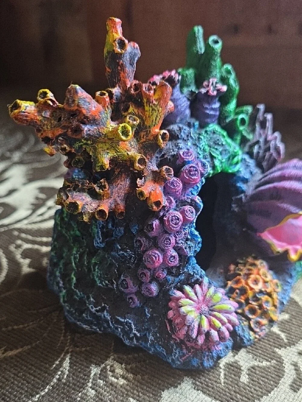 Colorful Coral Reef Aquarium Ornament with Pink Clam